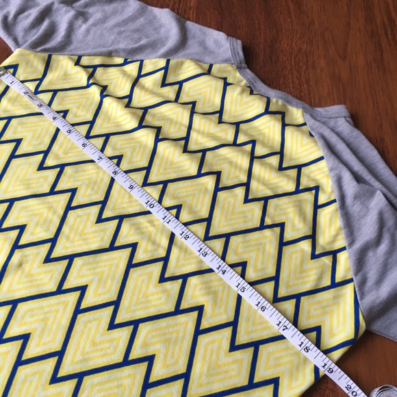 🐞LuLaRoe “Randy” Raglan Tee with Chevron Pattern - Picture 3 of 4